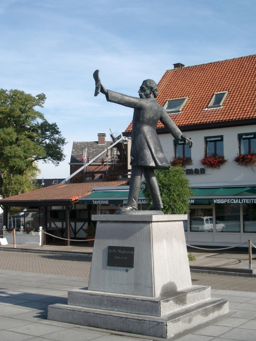 Beeld Emile Verhaeren (St Amands)