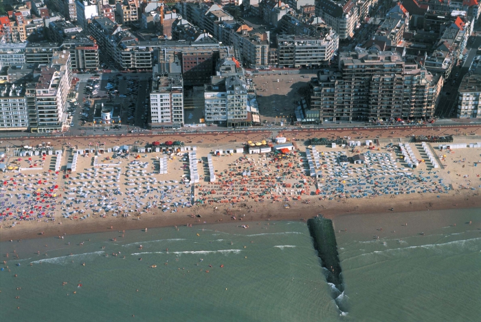 Strand, dijk en bebouwing kustzone Knokke Strand, dijk en bebouwing kustzone Knokke