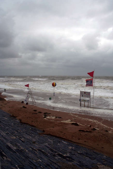 Strand tijdens hevige wind Strand tijdens hevige wind