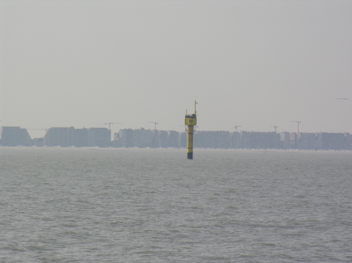 op zee: meetpaal