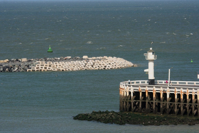 Kop oude en nieuwe westdam Oostende