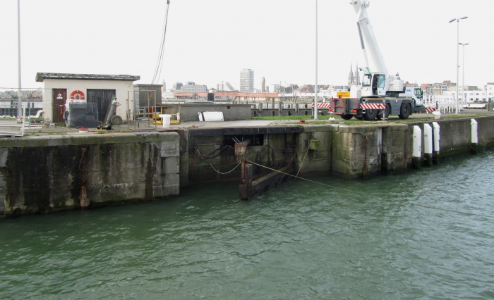 Sluisdeur visserijdok verwijderd