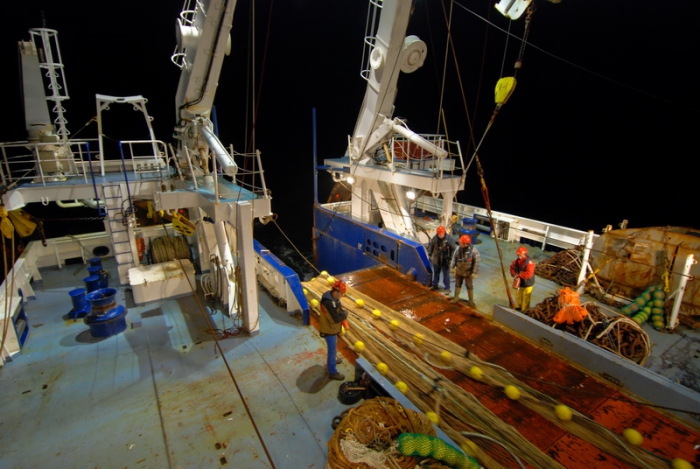ILVO wetenschappers aan het werk op RV Thalassa