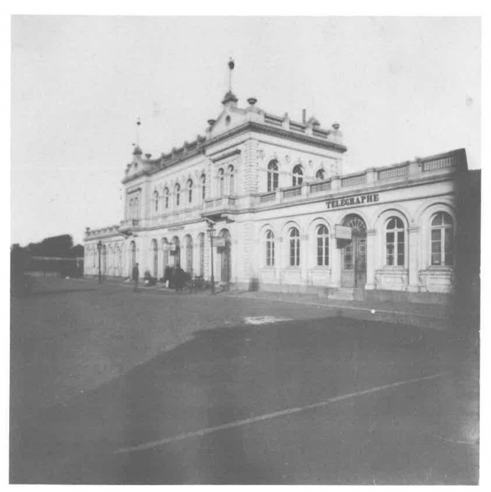 Van Caillie (1985, pl. 2)
