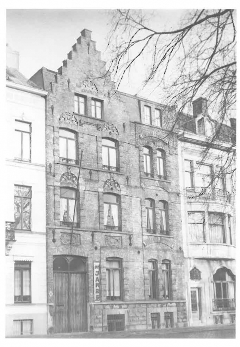 Van Caillie (1987, pl. 161)