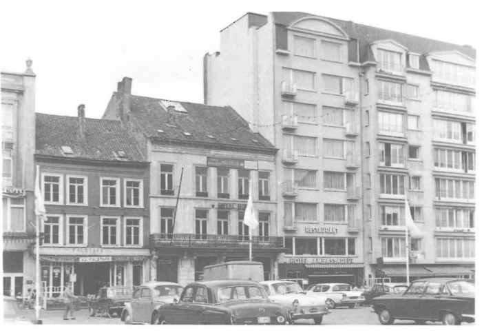 Van Caillie (1987, pl. 173)