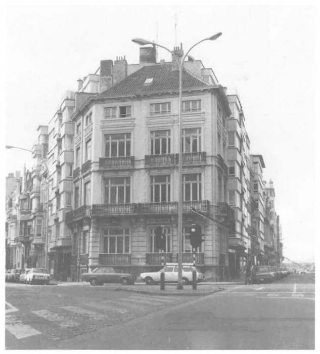 Van Caillie (1987, pl. 182)