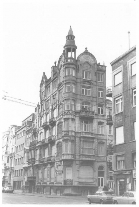 Van Caillie (1987, pl. 183)