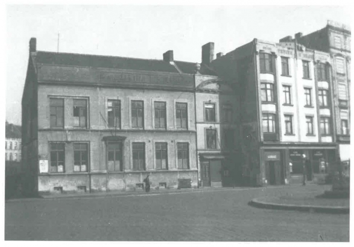 Van Caillie (1989, pl. 122)