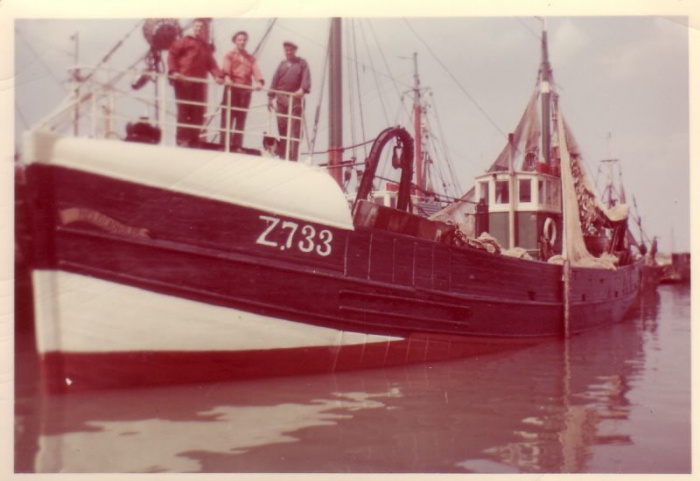 Z.733 Heldenhulde (Bouwjaar 1936) op kuisbank Zeebrugge. Z.733 Heldenhulde (Bouwjaar 1936) op kuisbank Zeebrugge.