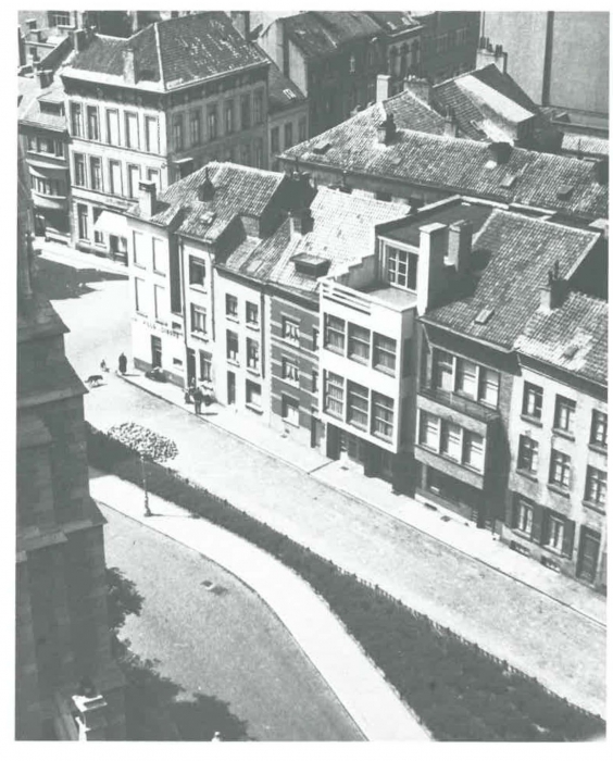 Van Caillie (1989, pl. 168)