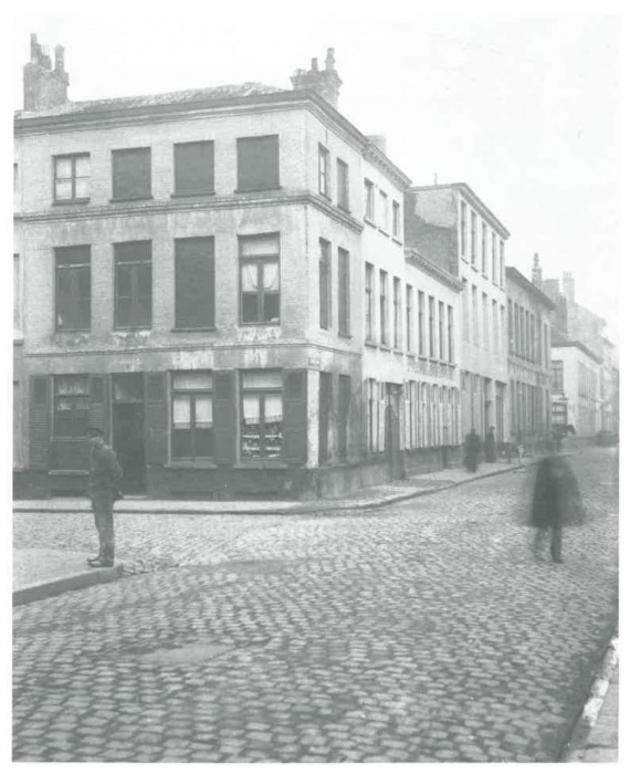 Van Caillie (1991, pl. 28)