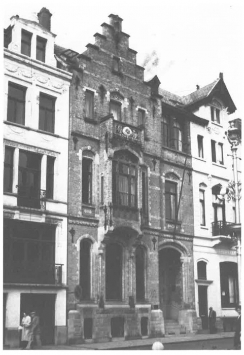 Van Caillie (1991, pl. 140)