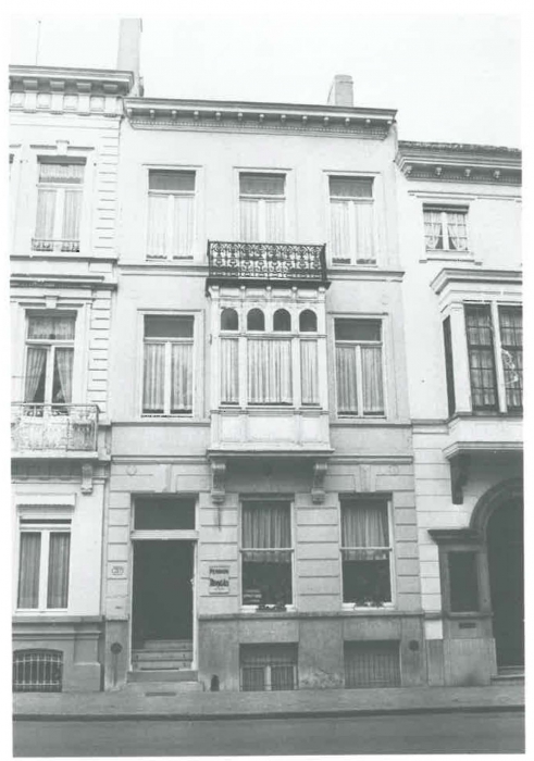 Van Caillie (1991, pl. 175)
