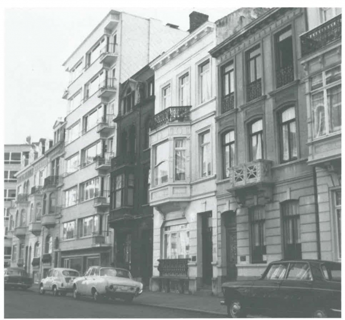 Van Caillie (1991, pl. 179)