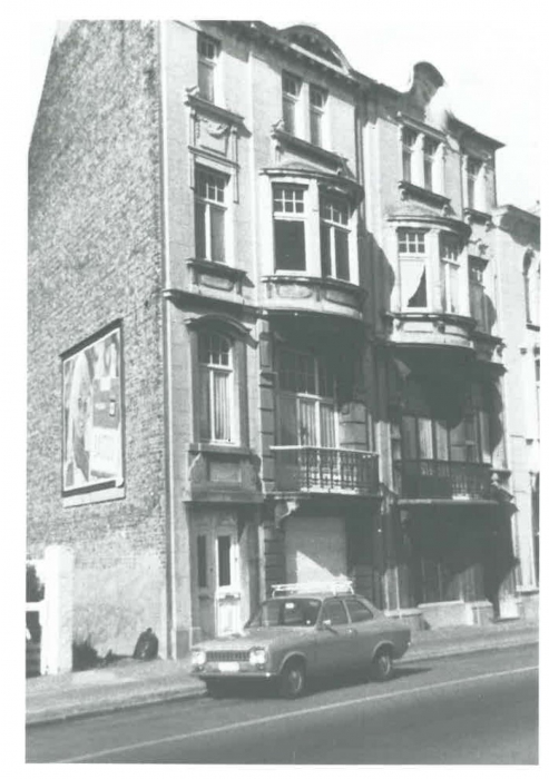 Van Caillie (1991, pl. 184)