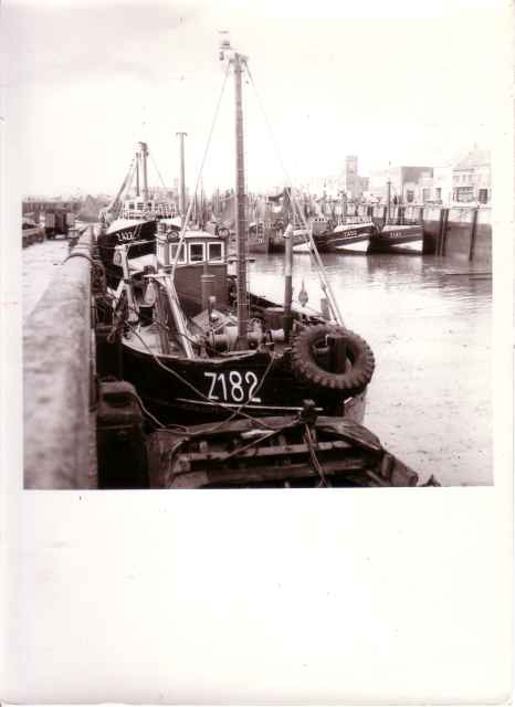 Z.422 en Z.182 op kuisbank Zeebrugge