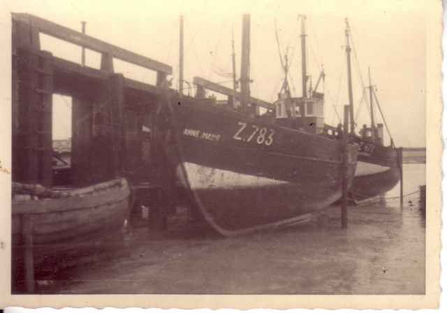 Z.783 Anne-Marie (bouwjaar 1942) en Z.478 Willy-Robert (Bouwjaar 1943)