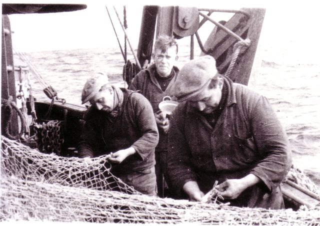 Netten boeten op de Z.412 Belgian Researcher (bouwjaar 1950)