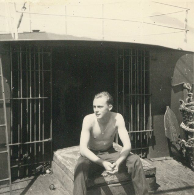 Andr� Van Torre aan boord van de Z.562 Luc (Bouwjaar 1956)
