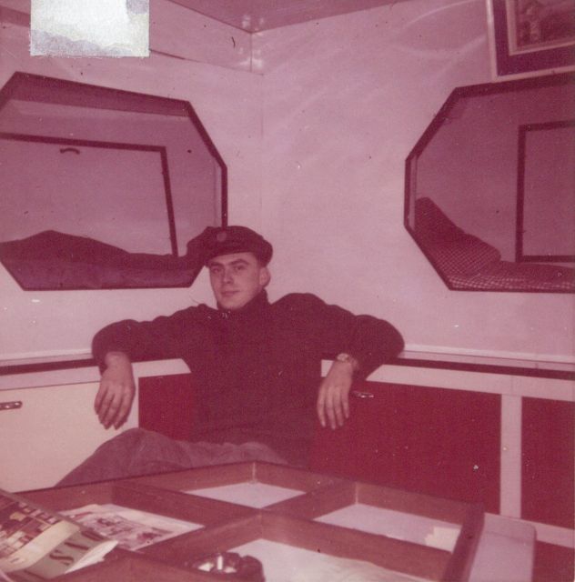Andr� Van Torre in de leefruimte van de Z.402 Atlantis (Bouwjaar 1963)