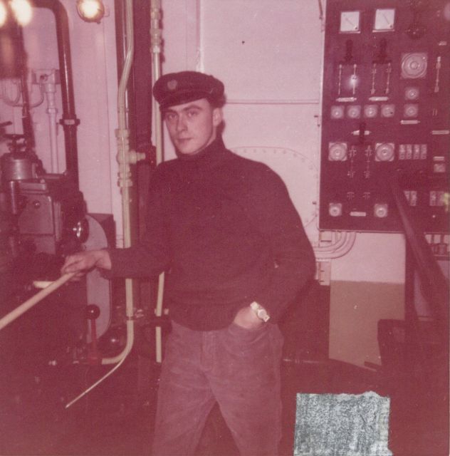 Andr� Van Torre in de machinekamer van de Z.402 Atlantis (Bouwjaar 1963)