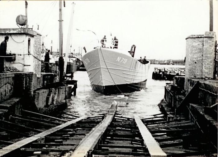 N.719 met bemanning