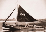 N.43 (construction 1933) "Ons Kroostrijk Gezin", author: Onbekend [bent u de auteur? laat het ons weten]