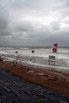 Strand tijdens hevige wind