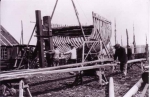 Houten vissersvaartuig in aanbouw