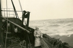 Maurice Dobbelaere met olierok en zuidwester op de Z.511 Normandi� (Bouwjaar 1955), author: Onbekend