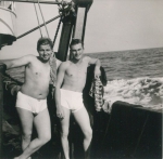 Na een douche op het dek van de Z.402 Atlantis (Bouwjaar 1963), author: Onbekend