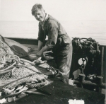Visser aan boord van de Z.402 Atlantis (Bouwjaar 1963), author: Onbekend