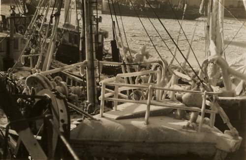 Bevroren schip in dok Oostende