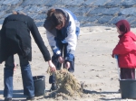 Ontrafelen van een net tijdens de Lenteprikkel in Oostende op 01/04/2006