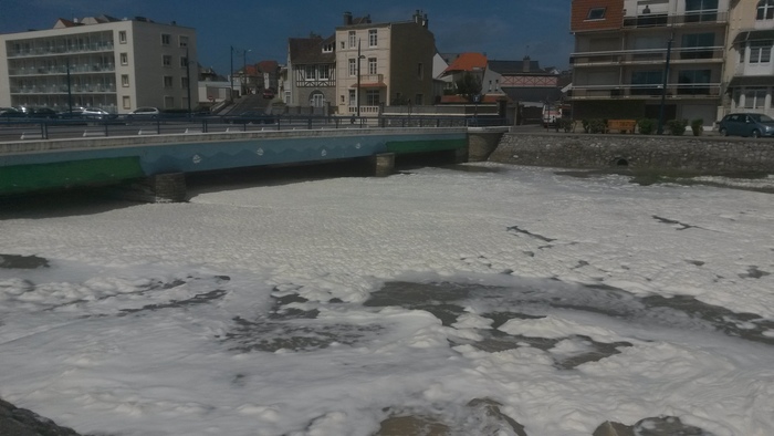 Foam Wimereux (France), 05 May 2015