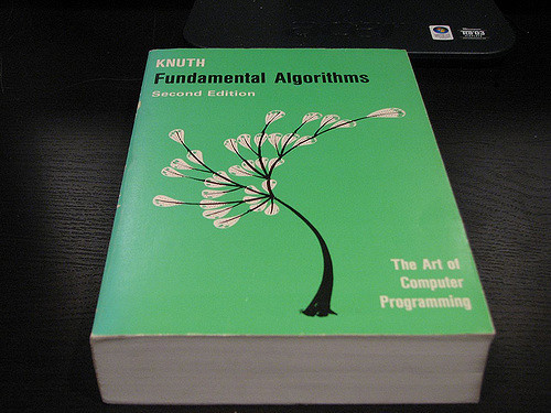 Fundamental algorithms : the art of computer programming