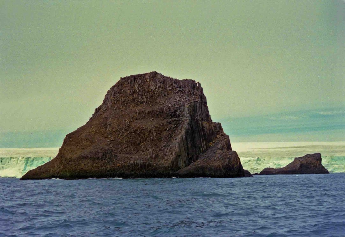 Basalt cliff near Withen Island