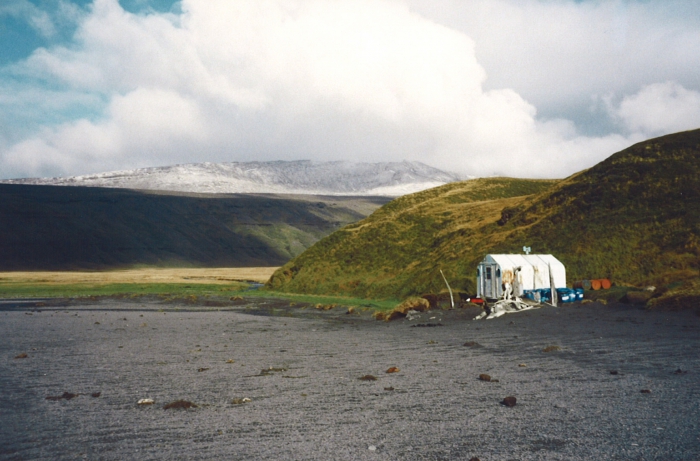 Hut in American Bay