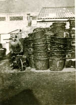 Bij manden in rokerij