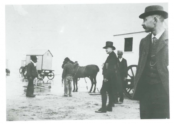 Van Caillie (1983, pl. 24)