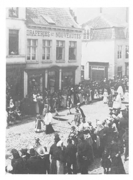 Van Caillie (1983, pl. 142)