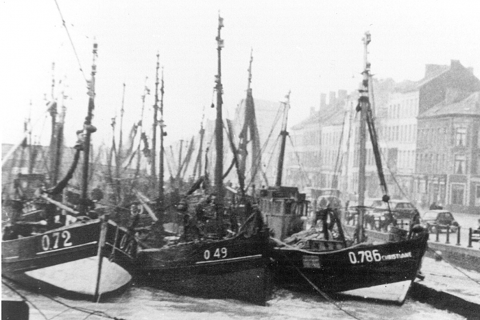 O.72 Jacqueline-Denise (bouwjaar 1942) met de O.49 Maria-René (bouwjaar 1928) en de O.786 Christiane (bouwjaar 1942)