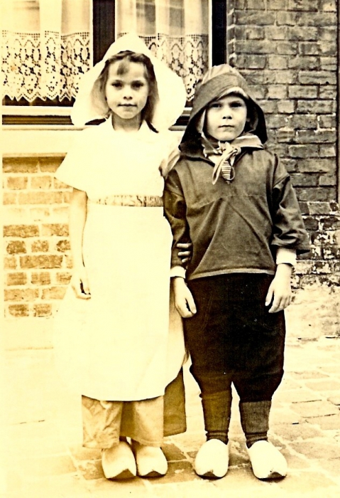 Hubert en Nadine Hillebrandt in visserskledij