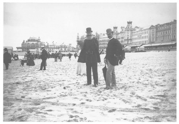 Van Caillie (1987, pl. 24)