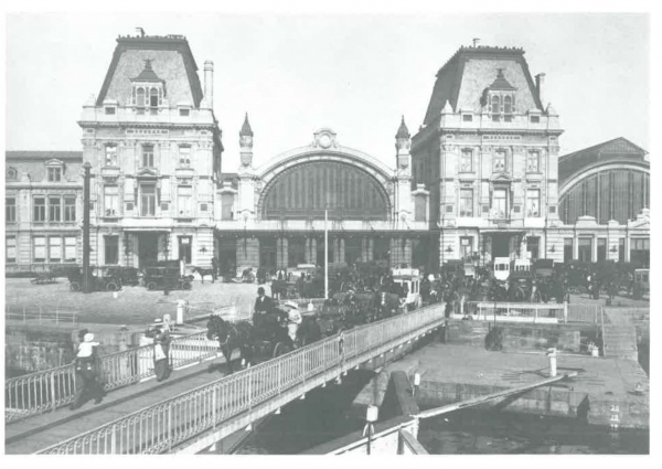 Van Caillie (1991, pl. 63)