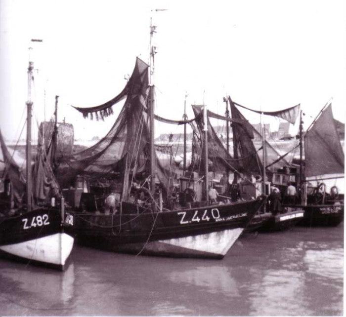 Z.482 André-Wilfried (Bouwjaar 1925) en Z.440 Anna-Jacqueline (Bouwjaar 1943) in oude haven Zeebrugge