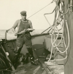 Jozef Devos ('Tjeppen Vos') met kreeft, author: Onbekend