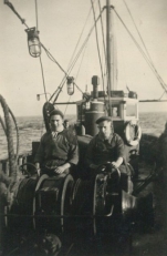 Vissers aan de winch van de Z.517 (Bouwjaar 1931)