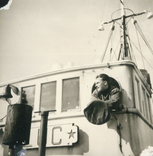 André Van Torre op de brug van de Z.562 Luc (Bouwjaar 1956)